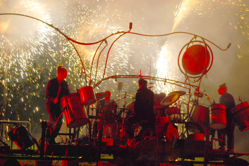ref.014/ITINERANTE PERCUSIÓN GRAN ESCENOGRAFIA NOCTURNO FAMILIAR.