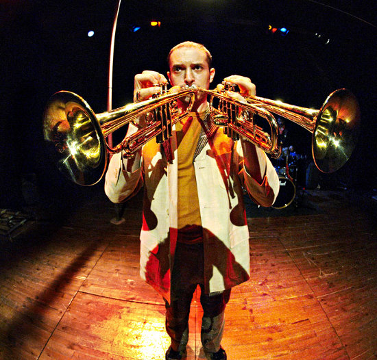 MUMUSIC CIRCUS «MERCI BIEN»